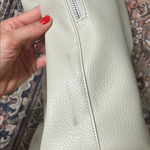 Elegant Cream Hobo Bag - Picture 8 of 8